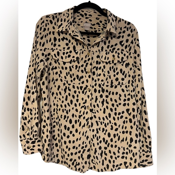 Chicos Silky Soft Dotted Cheetah Print Half Placket Button Down Shirt Sz1 - Picture 2 of 13